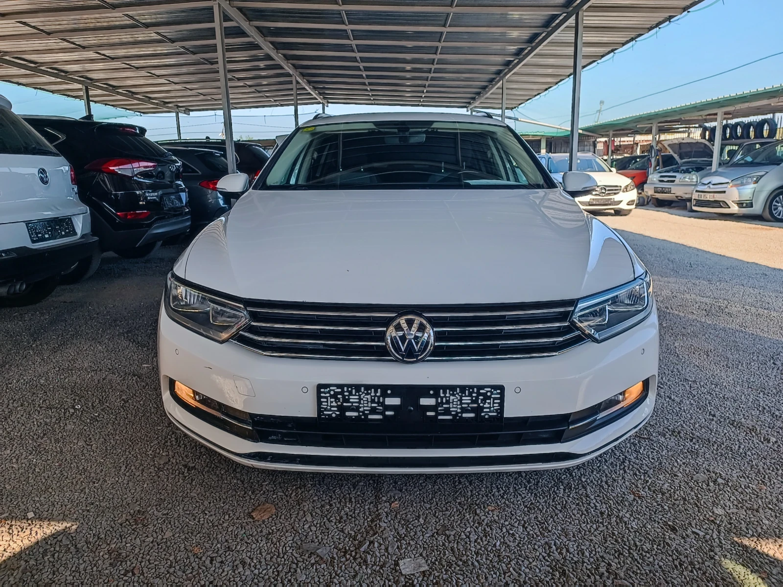 VW Passat 1.6TDI NAVI 6 SPEED EURO 6B - изображение 2