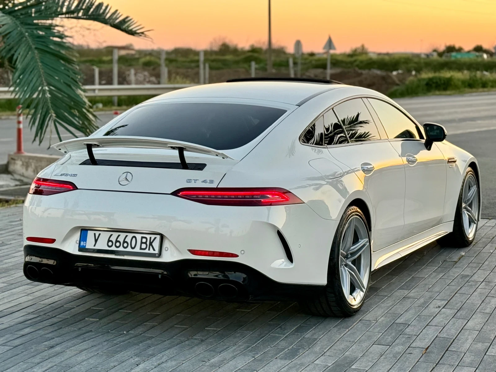 Mercedes-Benz AMG GT  - изображение 7