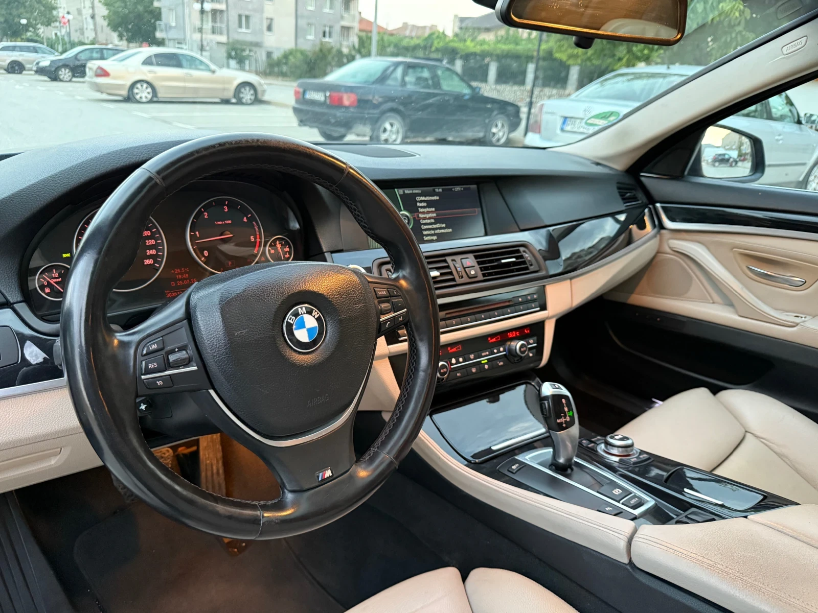 BMW 530 M PACK/Подгрев/Панорама/Памет седалки - изображение 10