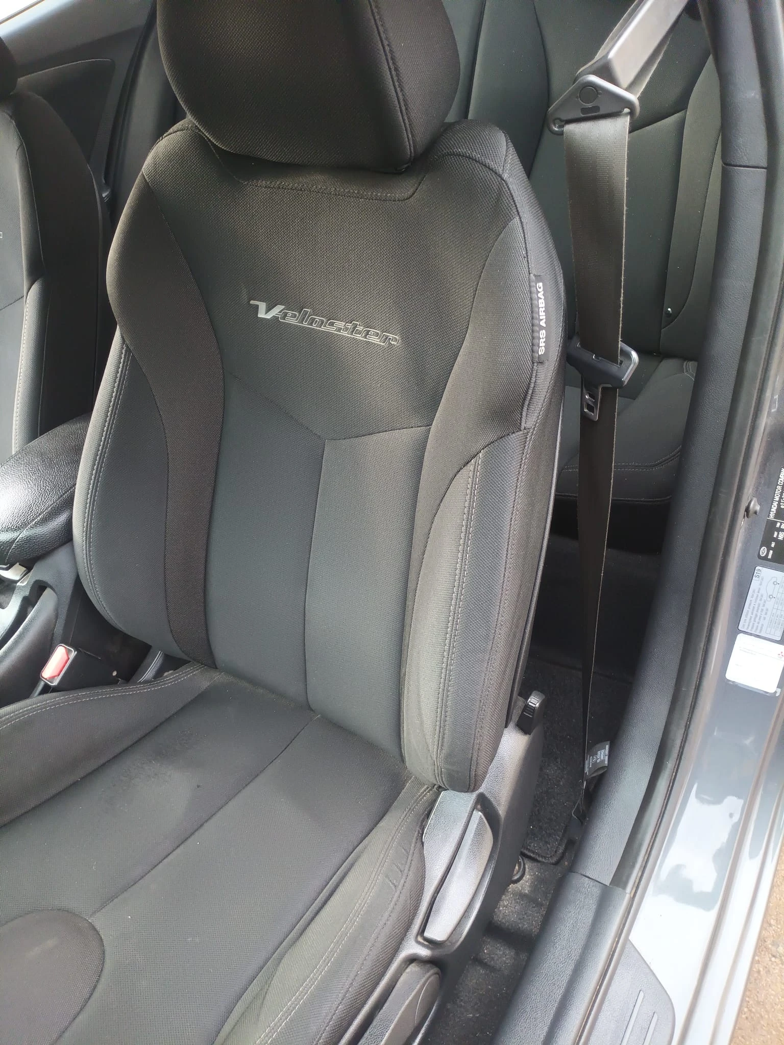 Hyundai Veloster   - изображение 10