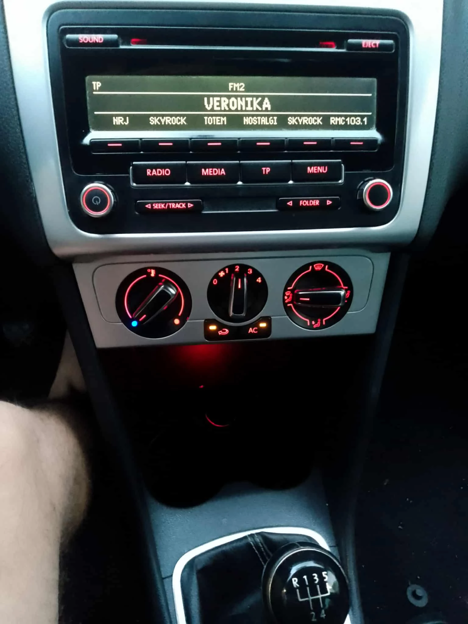 VW Polo 1.6 TDI - изображение 10