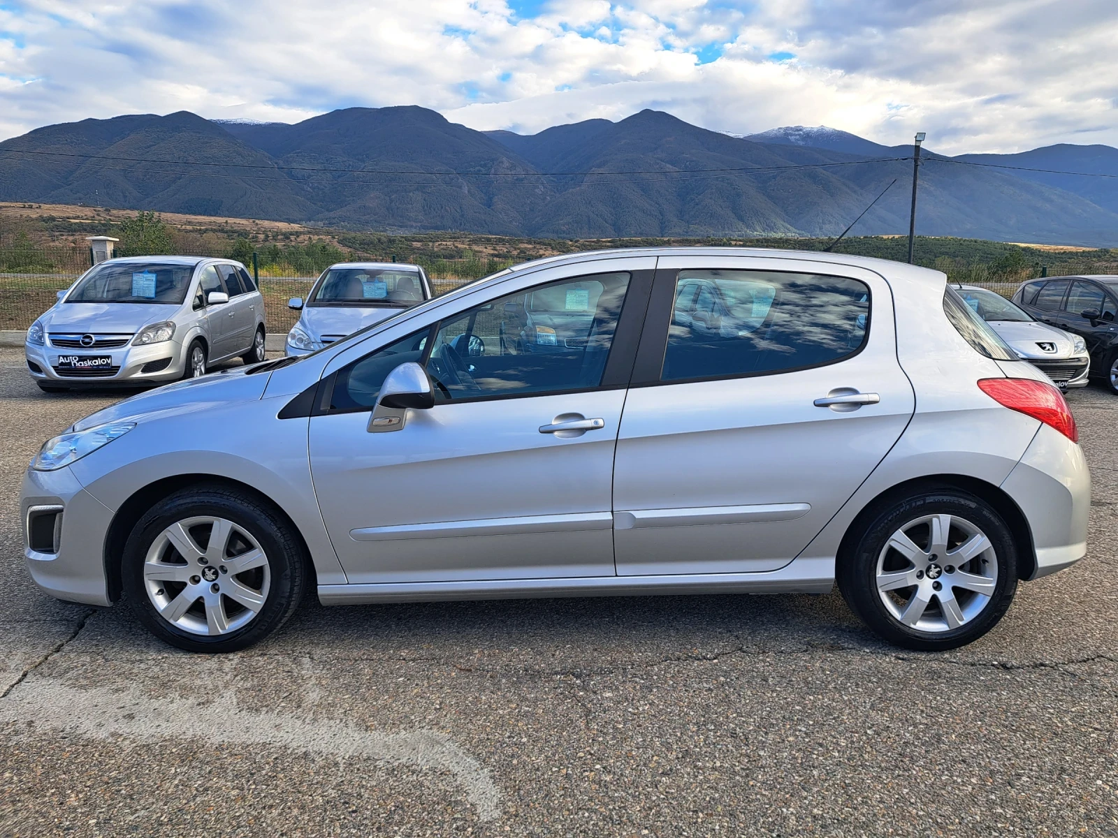 Peugeot 308 1, 6 e-Hdi - изображение 8