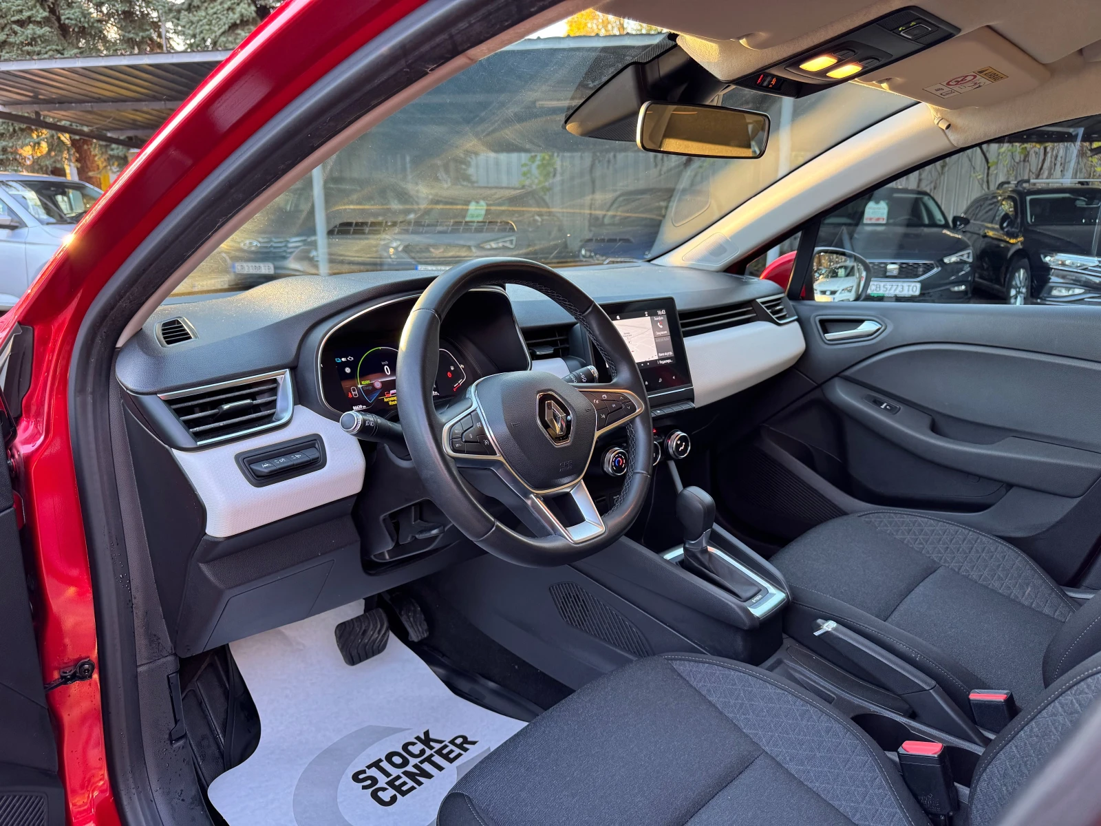 Renault Clio 1.6 e-TECH Hybrid Auto - изображение 7