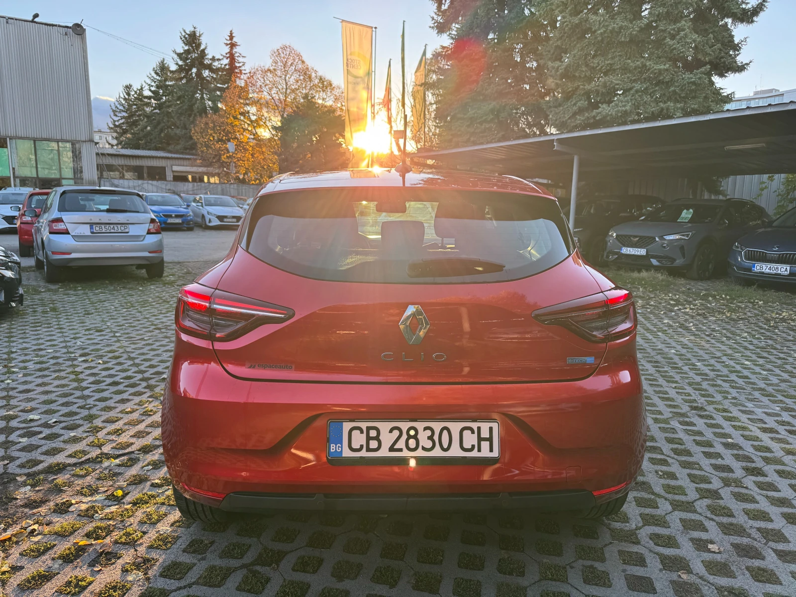 Renault Clio 1.6 e-TECH Hybrid Auto - изображение 5