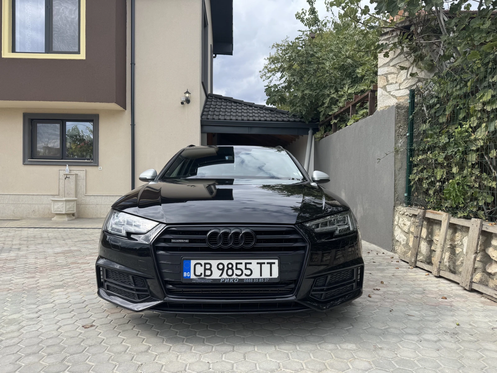 Audi A4 S-line MATRIX - изображение 2