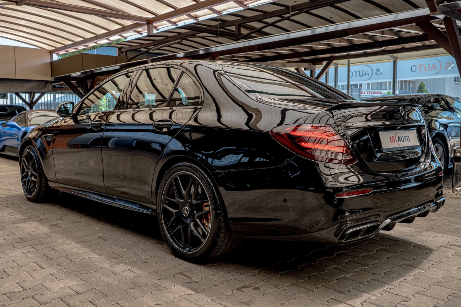 Mercedes-Benz E 63 AMG S/3D Burmester/Панорама/Карбон/Керамика/Обдухване - изображение 6