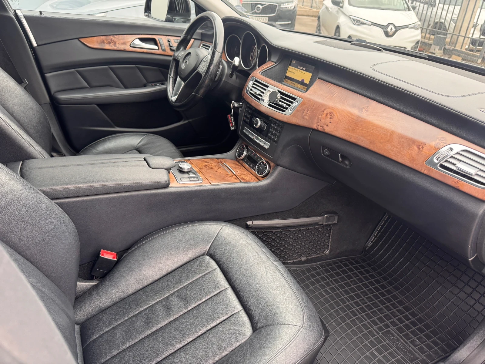 Mercedes-Benz CLS 350  BlueEfficiency, снимка 15 - Автомобили и джипове - 53558917