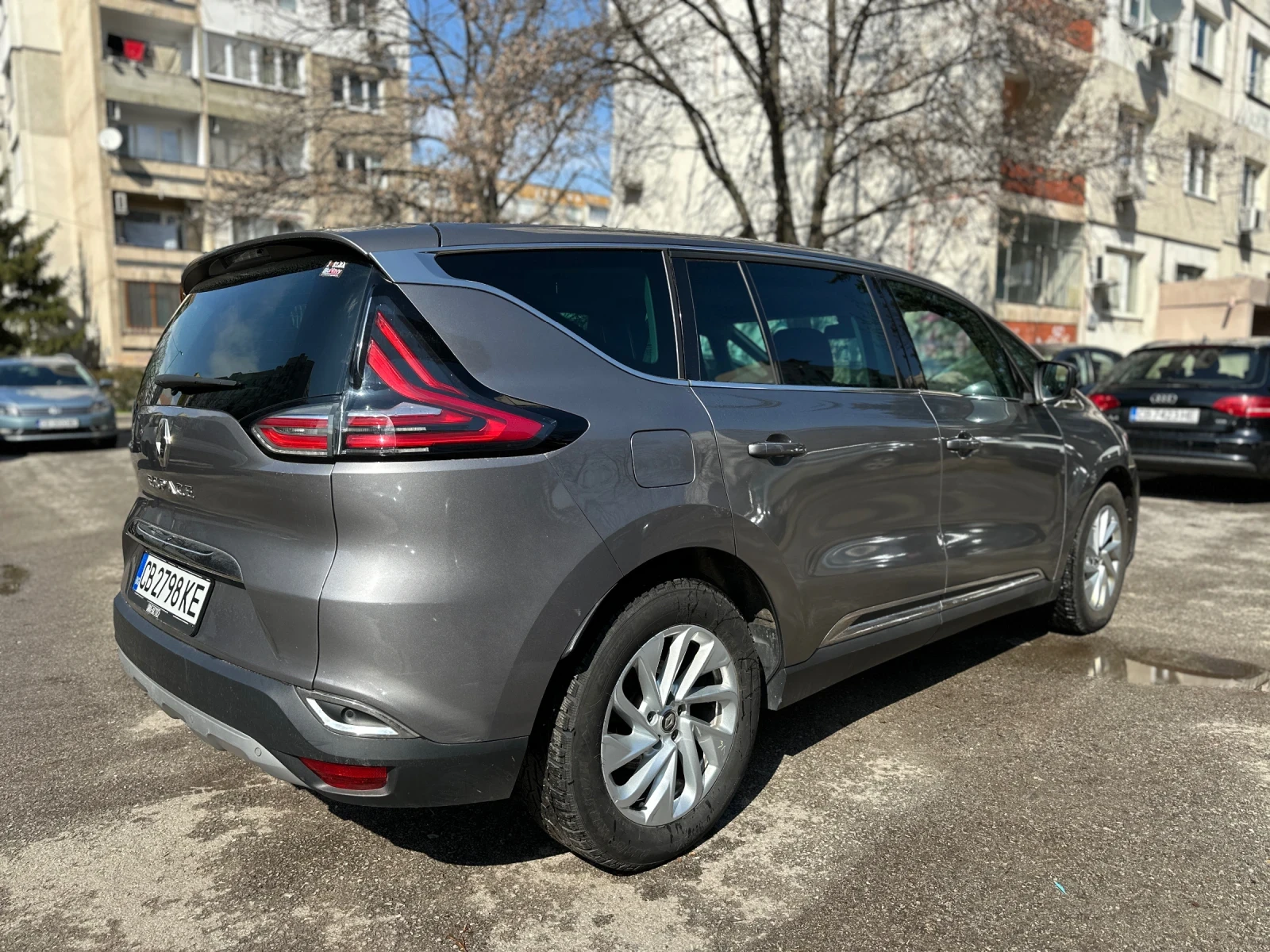 Renault Espace Initiale-1.6dci, обслужена с фактури!, снимка 4 - Автомобили и джипове - 53725889