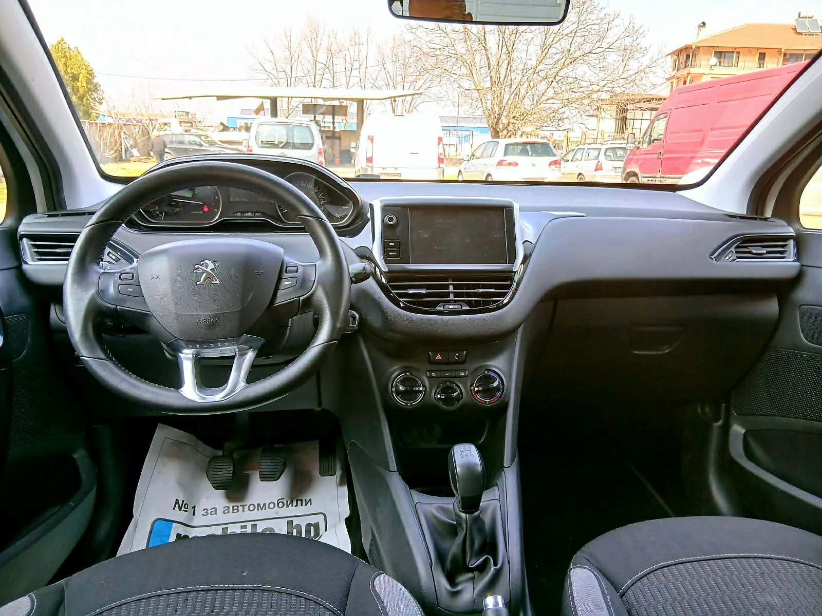 Peugeot 208 1.6 BlueHDI Face Euro6, снимка 10 - Автомобили и джипове - 53918811