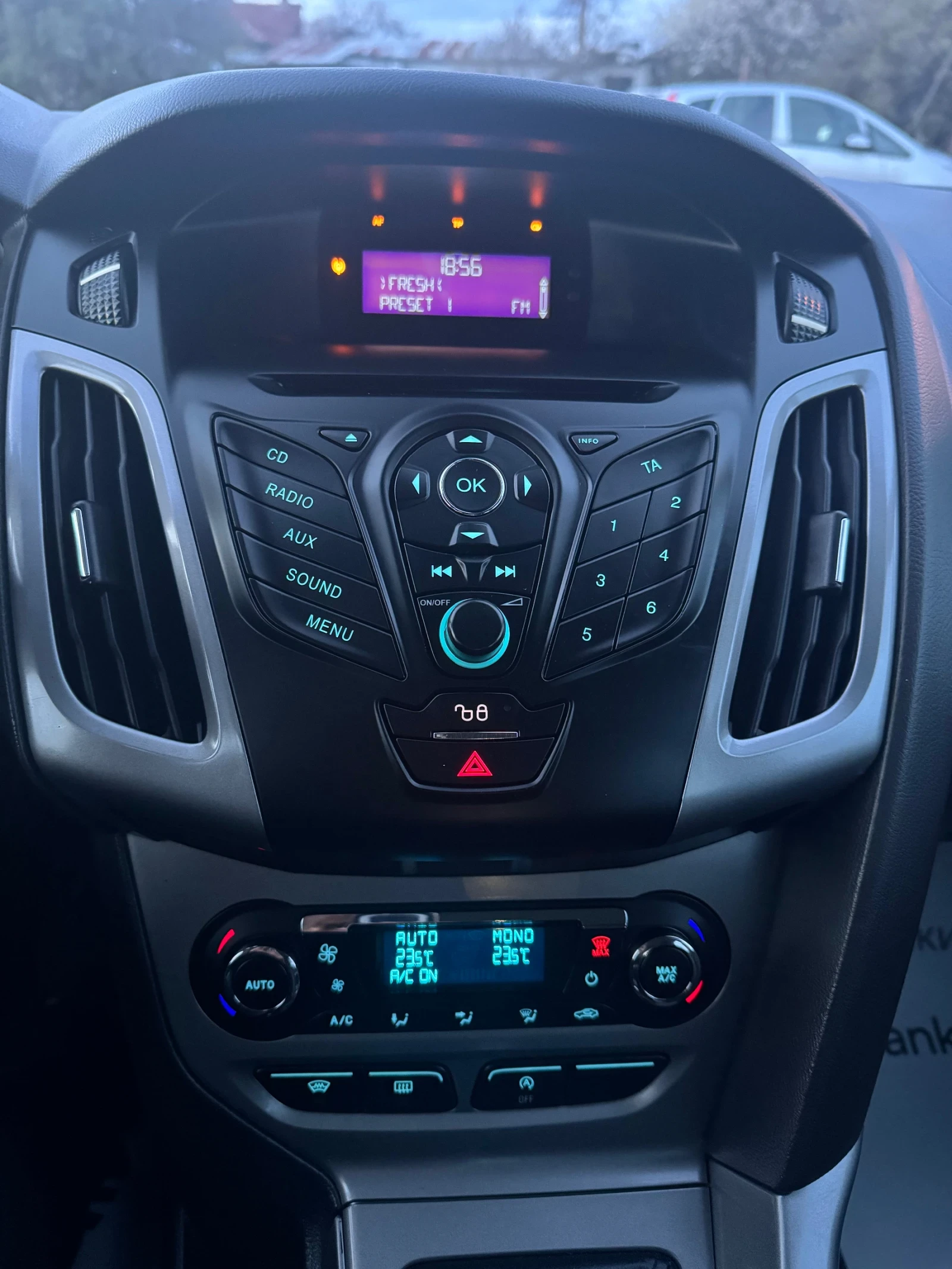 Ford Focus 1.6 TDCi 6ск. , снимка 15 - Автомобили и джипове - 54011578