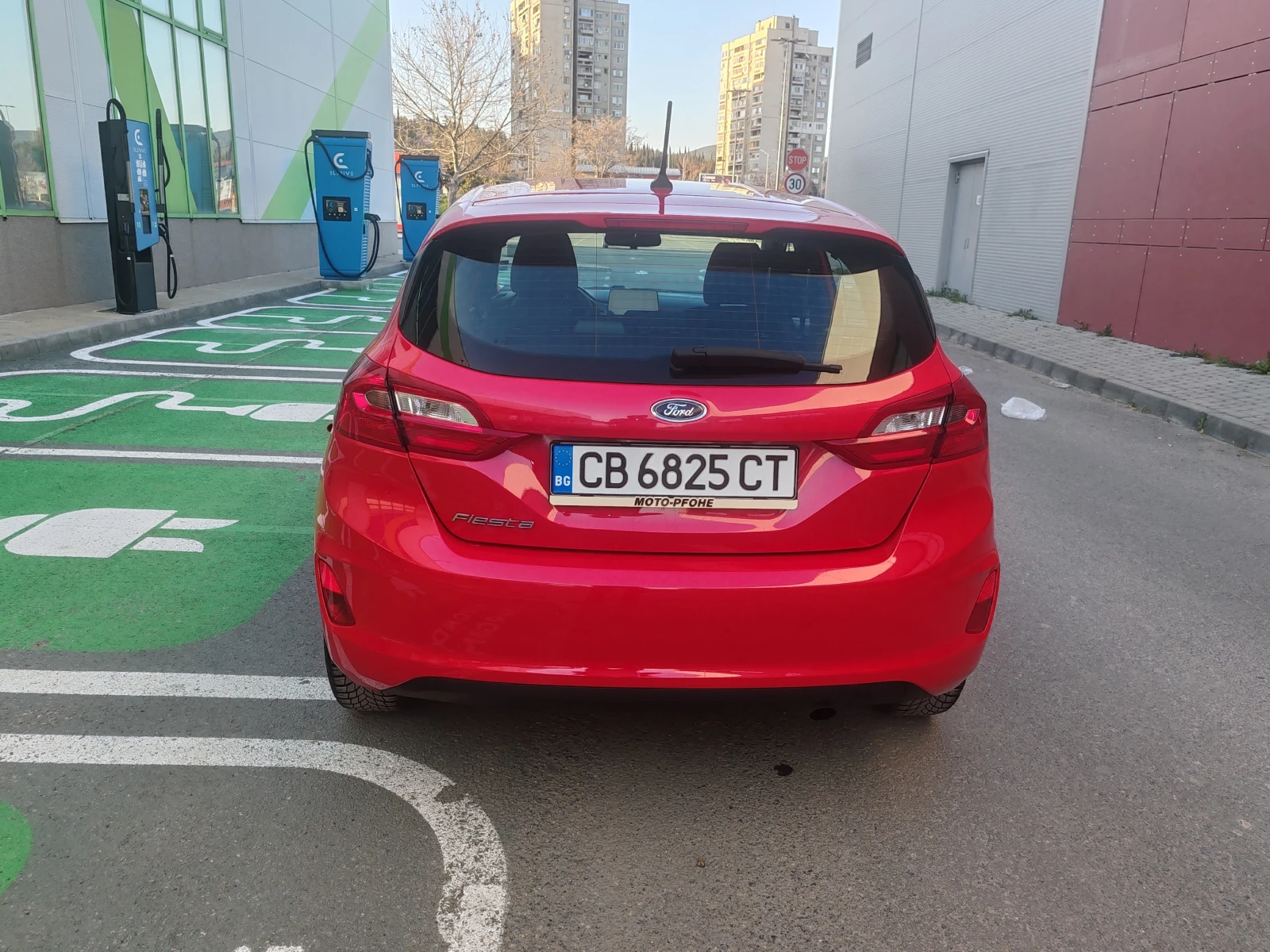 Ford Fiesta Connected, снимка 5 - Автомобили и джипове - 54042734