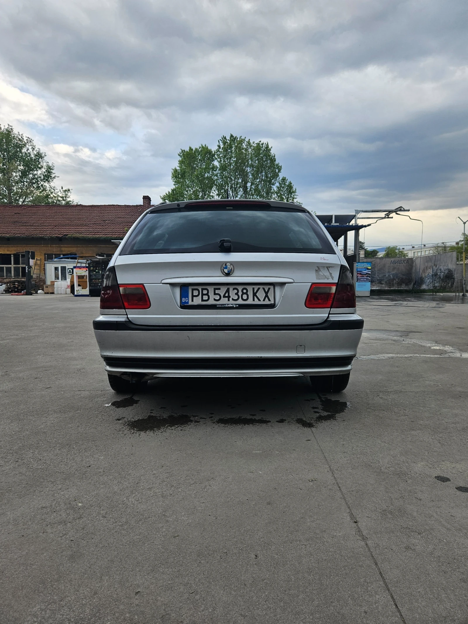 BMW 320, снимка 2 - Автомобили и джипове - 54257399