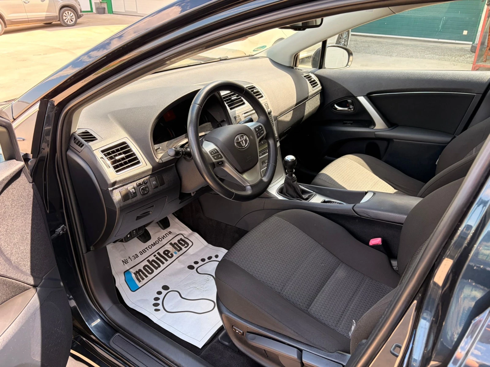 Toyota Avensis, снимка 11 - Автомобили и джипове - 54259025