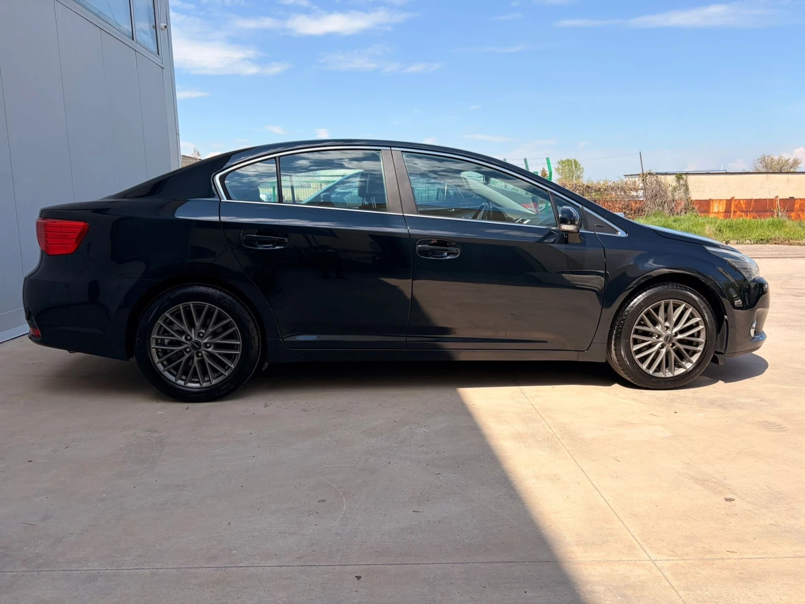 Toyota Avensis, снимка 3 - Автомобили и джипове - 54259025