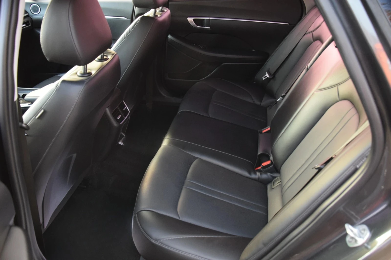 Hyundai Sonata DN8 G2.0 PREMIUM Модел 2021 , снимка 13 - Автомобили и джипове - 54335897