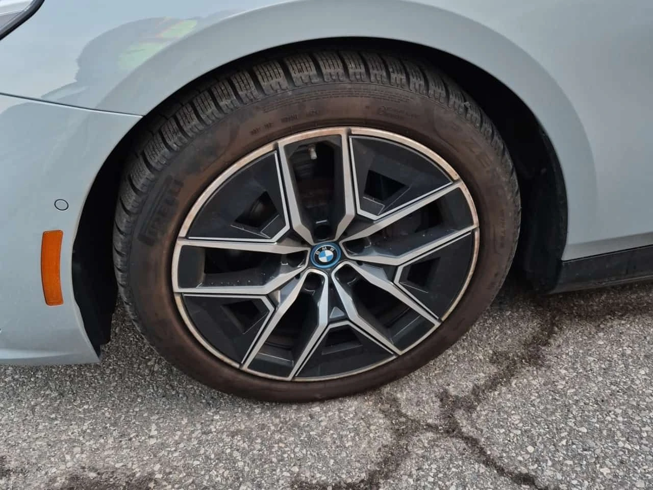BMW i5 XDRIVE40| NARDO GREY| BOWERS&WILINS| HUD| 2 �����| | Mobile.bg � ����������� 5