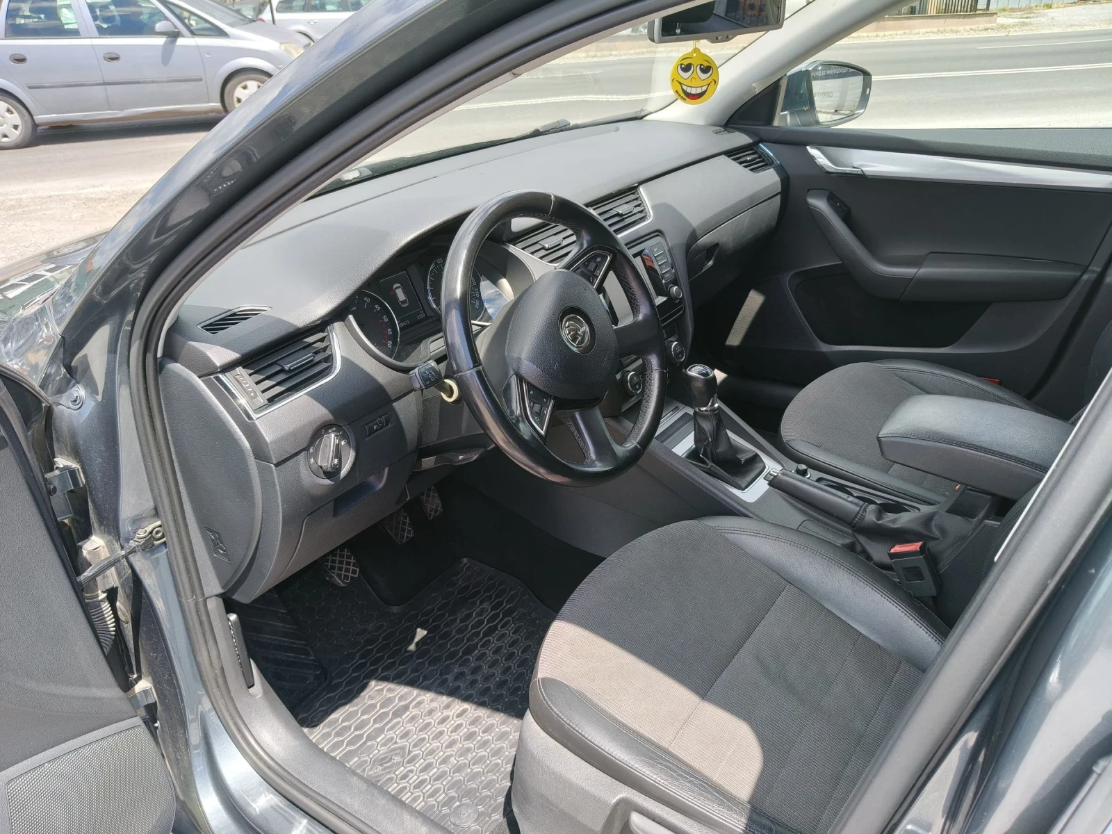Skoda Octavia 1.6TDI, снимка 10 - Автомобили и джипове - 54670965