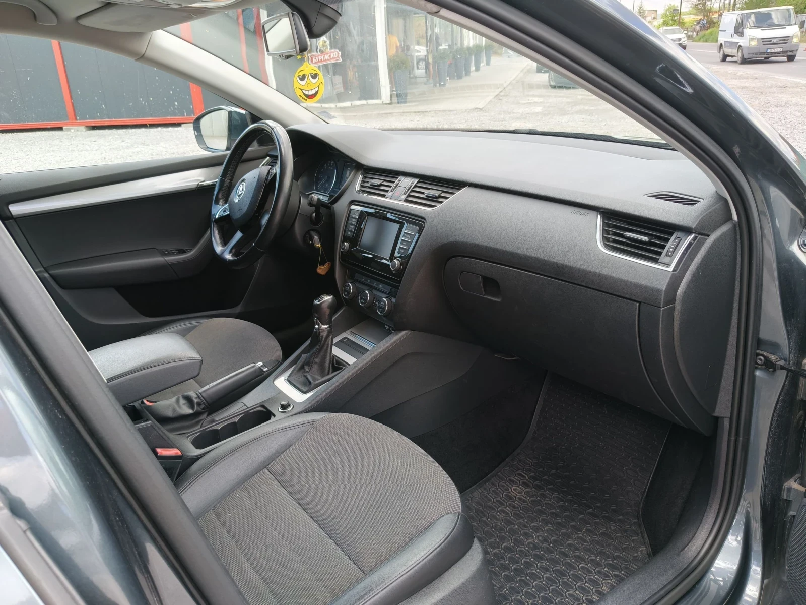 Skoda Octavia 1.6TDI, снимка 13 - Автомобили и джипове - 54670965
