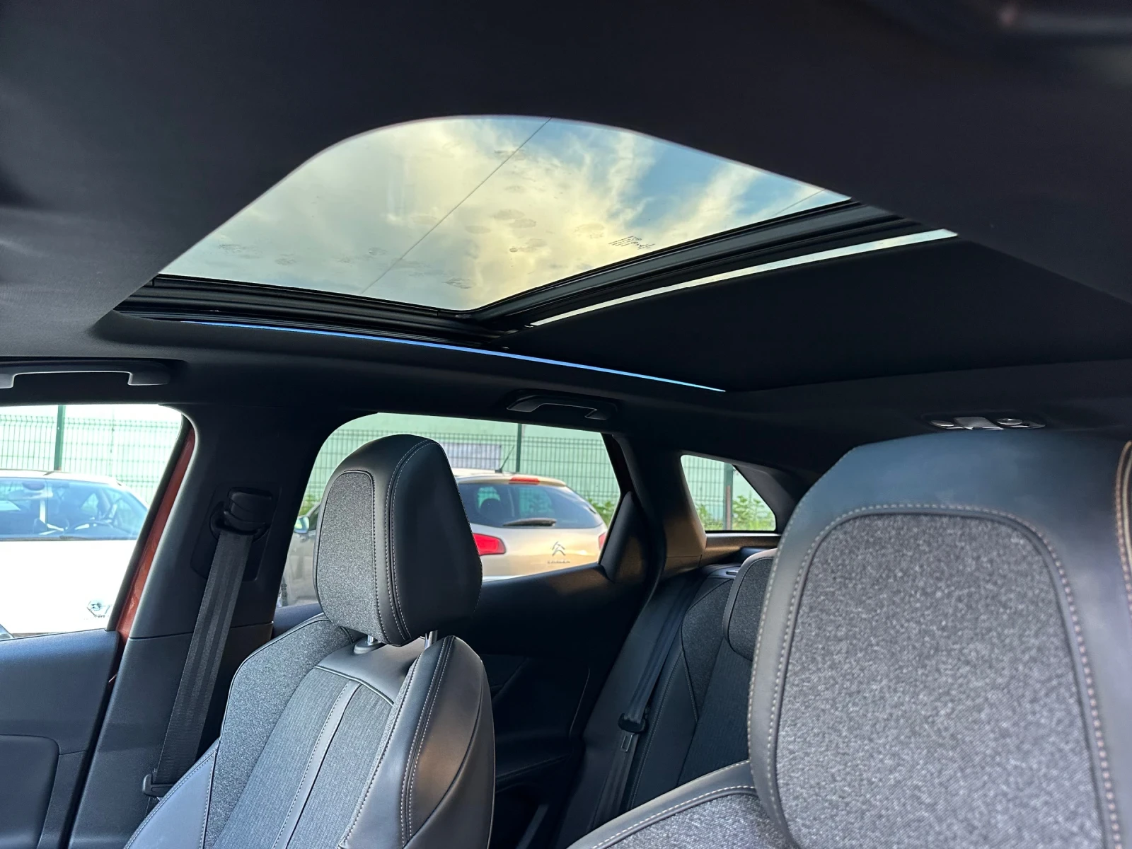 Peugeot 3008 1.5HDI-GTLINE-ДИСТРОНИК-АВТОМАТ-ПАНОРАМА-НАВИ-ЛЕД, снимка 11 - Автомобили и джипове - 54776607