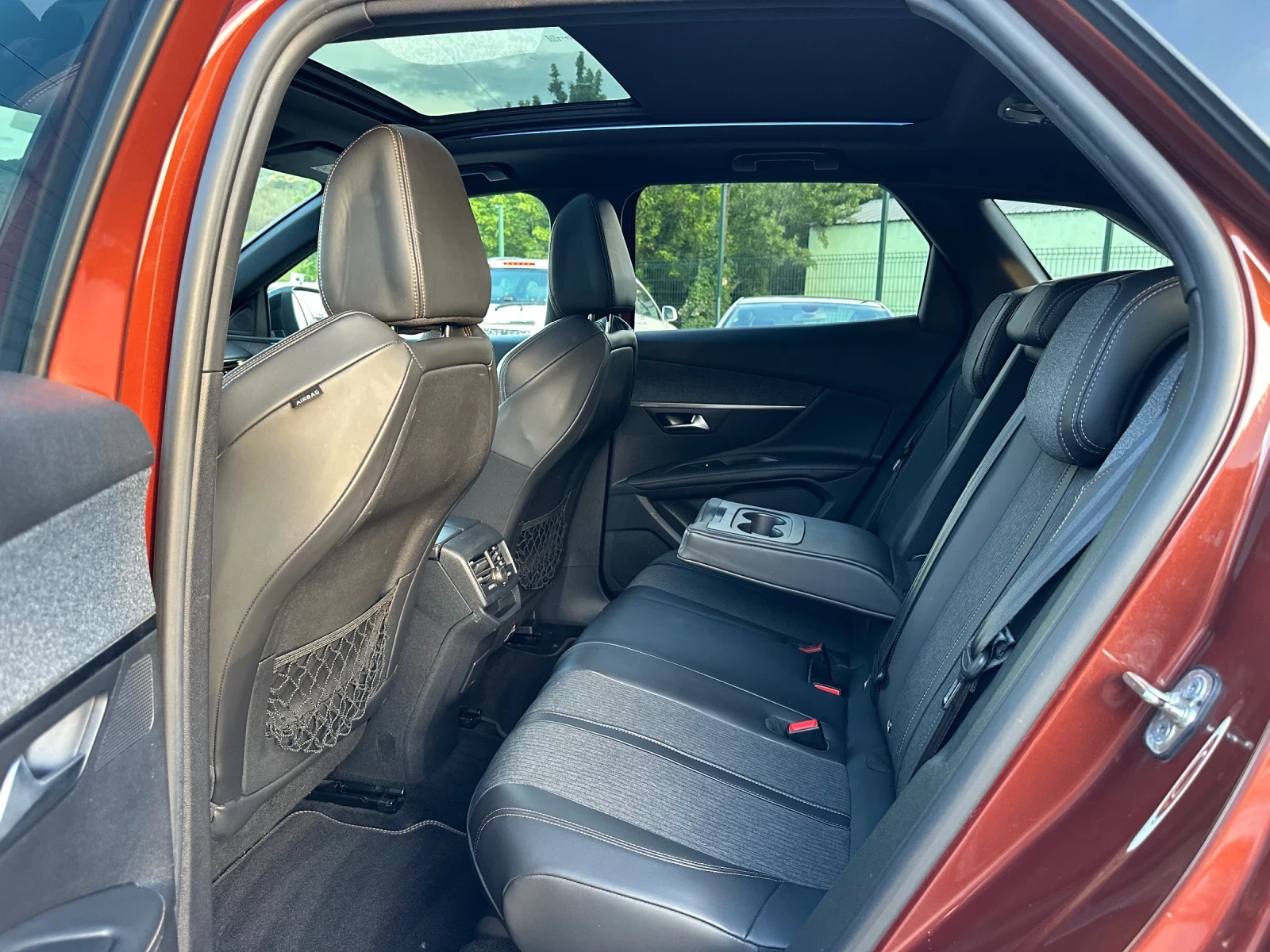 Peugeot 3008 1.5HDI-GTLINE-ДИСТРОНИК-АВТОМАТ-ПАНОРАМА-НАВИ-ЛЕД, снимка 12 - Автомобили и джипове - 54776607