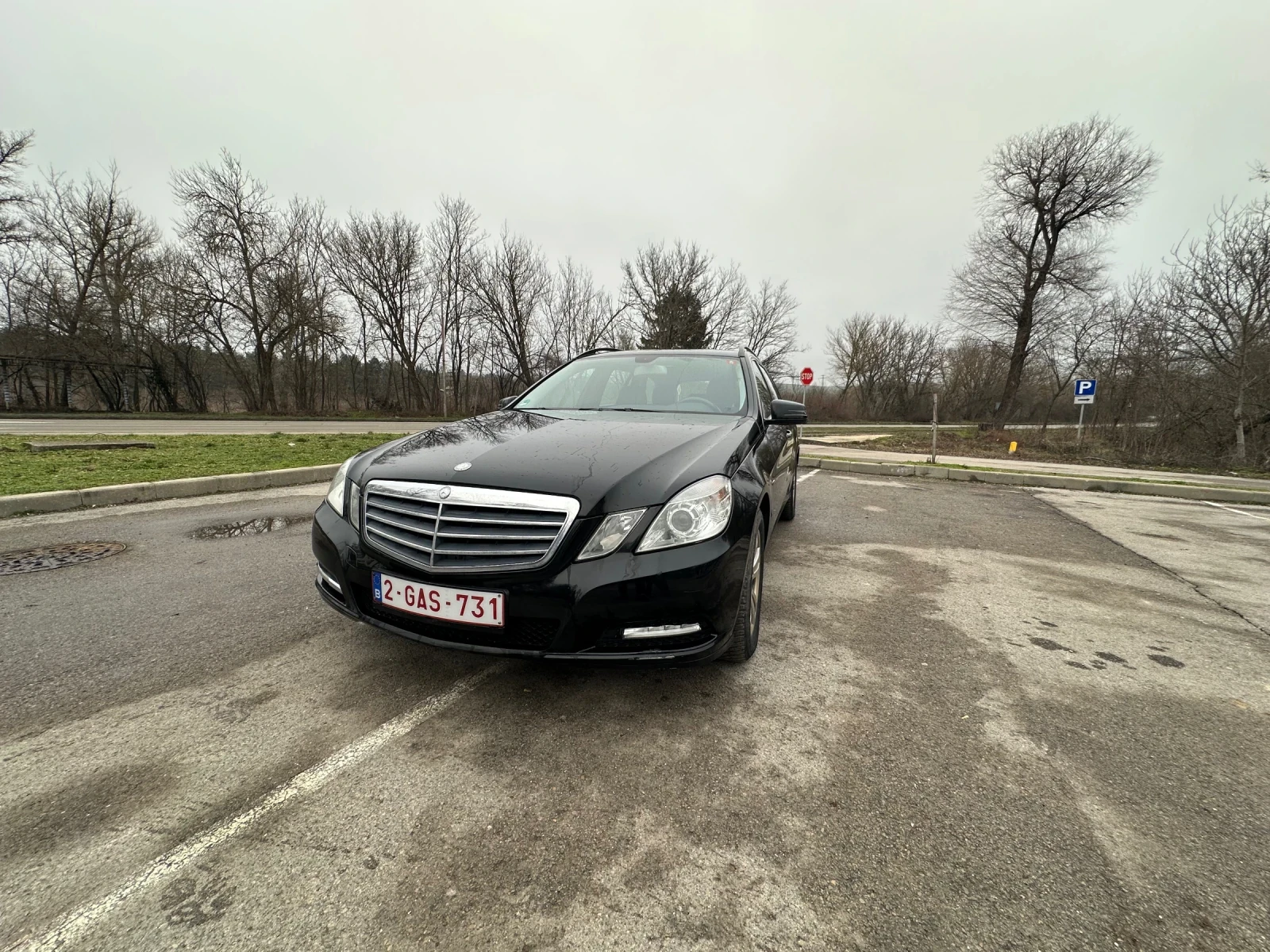 Mercedes-Benz E 220, снимка 3 - Автомобили и джипове - 55747180