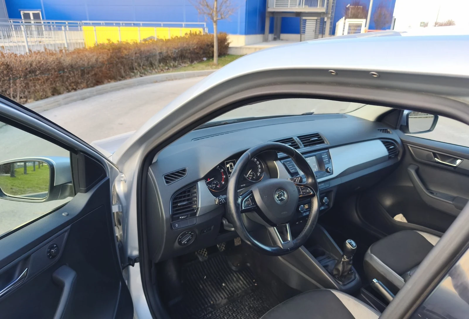 Skoda Fabia 1.0 MPI, снимка 6 - Автомобили и джипове - 55876793