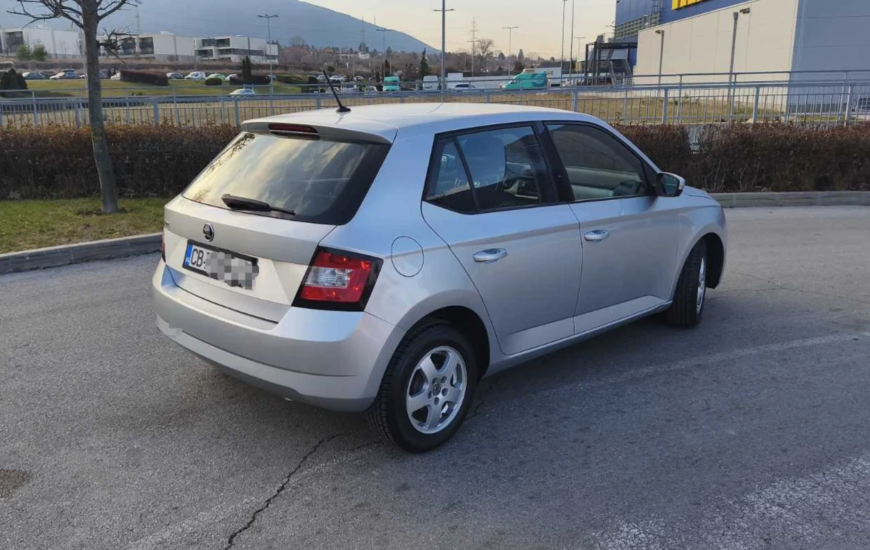 Skoda Fabia 1.0 MPI, снимка 4 - Автомобили и джипове - 55876793