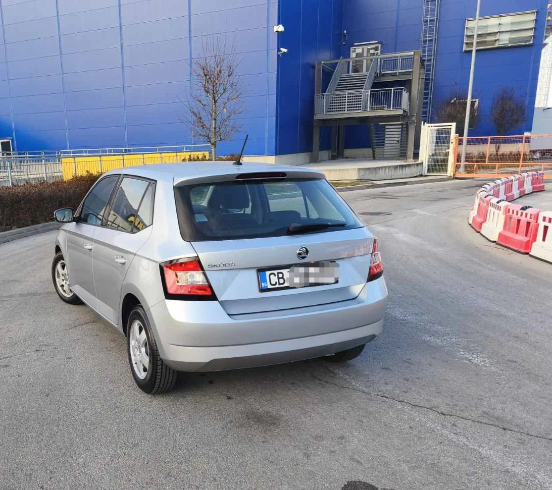 Skoda Fabia 1.0 MPI, снимка 3 - Автомобили и джипове - 55876793