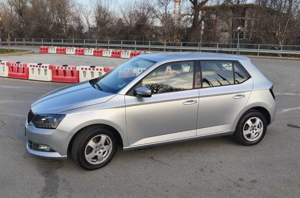 Skoda Fabia 1.0 MPI, снимка 2 - Автомобили и джипове - 55876793