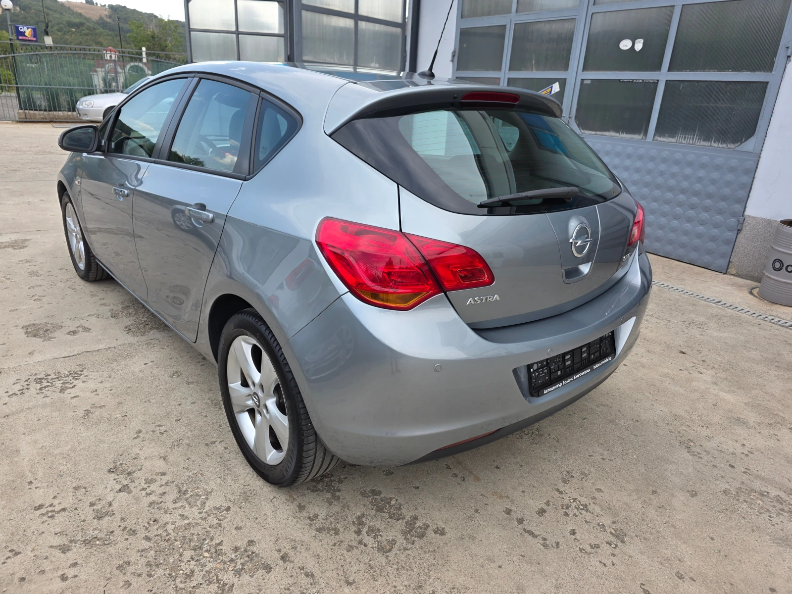 Opel Astra 1.7CDTI 122000km!, снимка 5 - Автомобили и джипове - 55912572