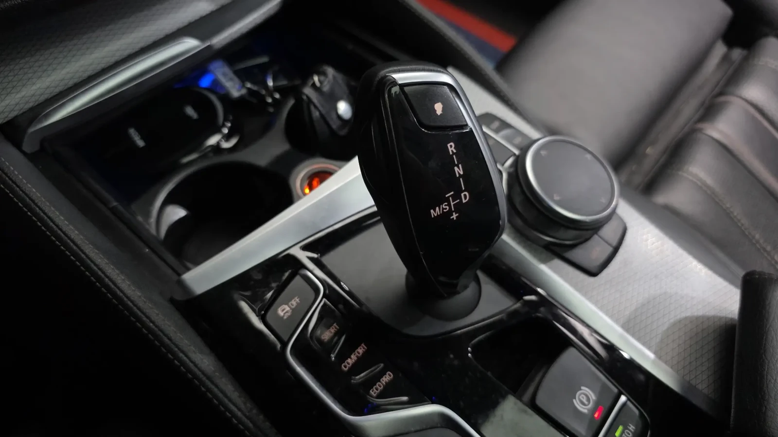 BMW 530 * M SPORT+ * FULL MAX * КРАЙНА ЦЕНА* , снимка 11 - Автомобили и джипове - 55939570