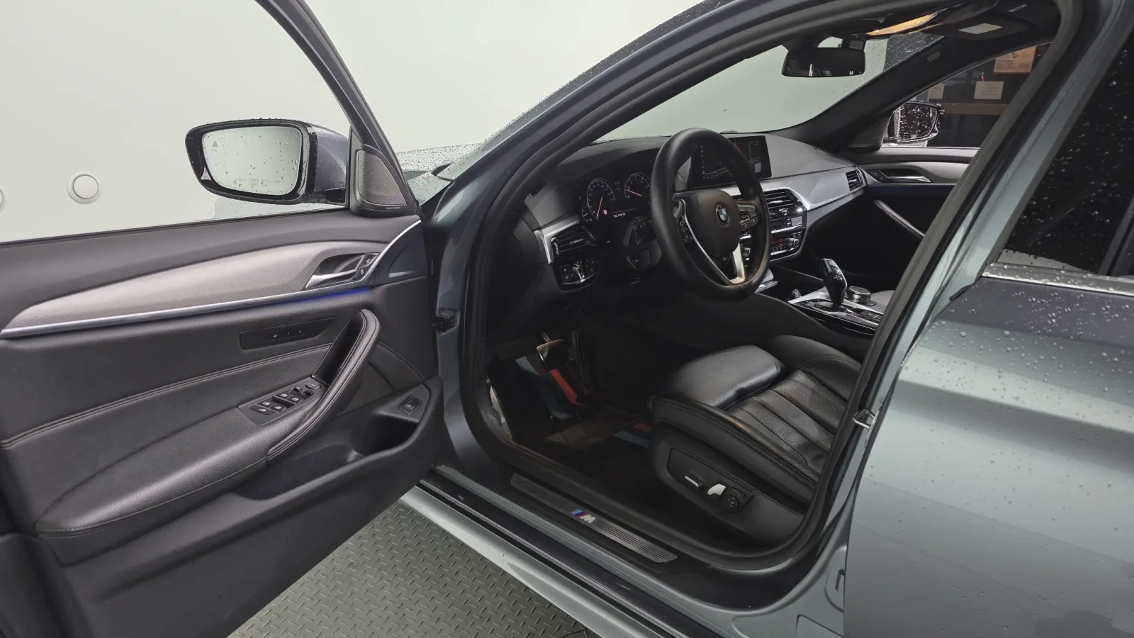 BMW 530 * M SPORT+ * FULL MAX * КРАЙНА ЦЕНА* , снимка 6 - Автомобили и джипове - 55939570