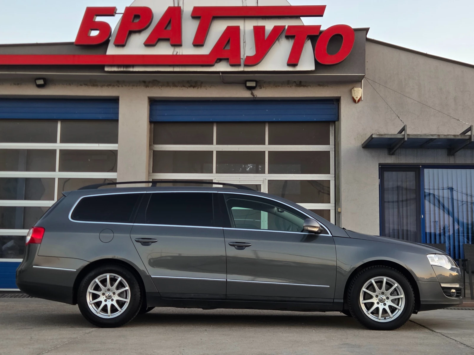 VW Passat 2.0TDI, снимка 6 - Автомобили и джипове - 56079154