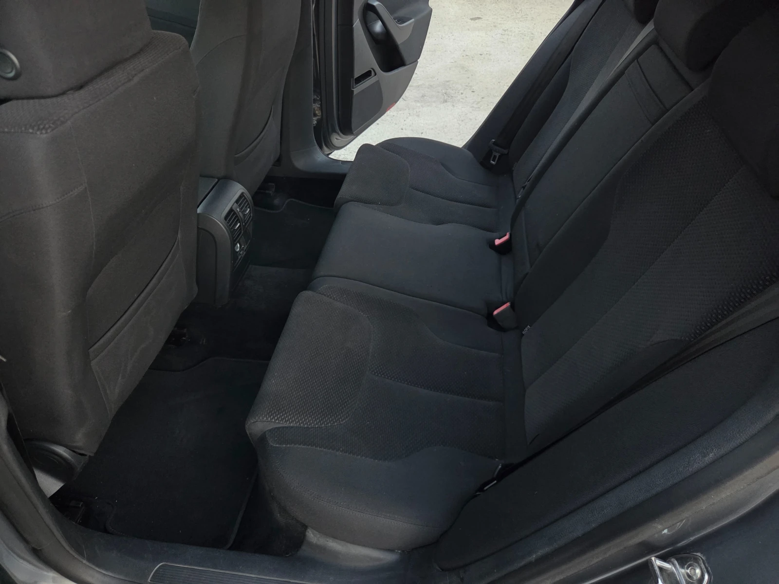 VW Passat 2.0TDI, снимка 9 - Автомобили и джипове - 56079154