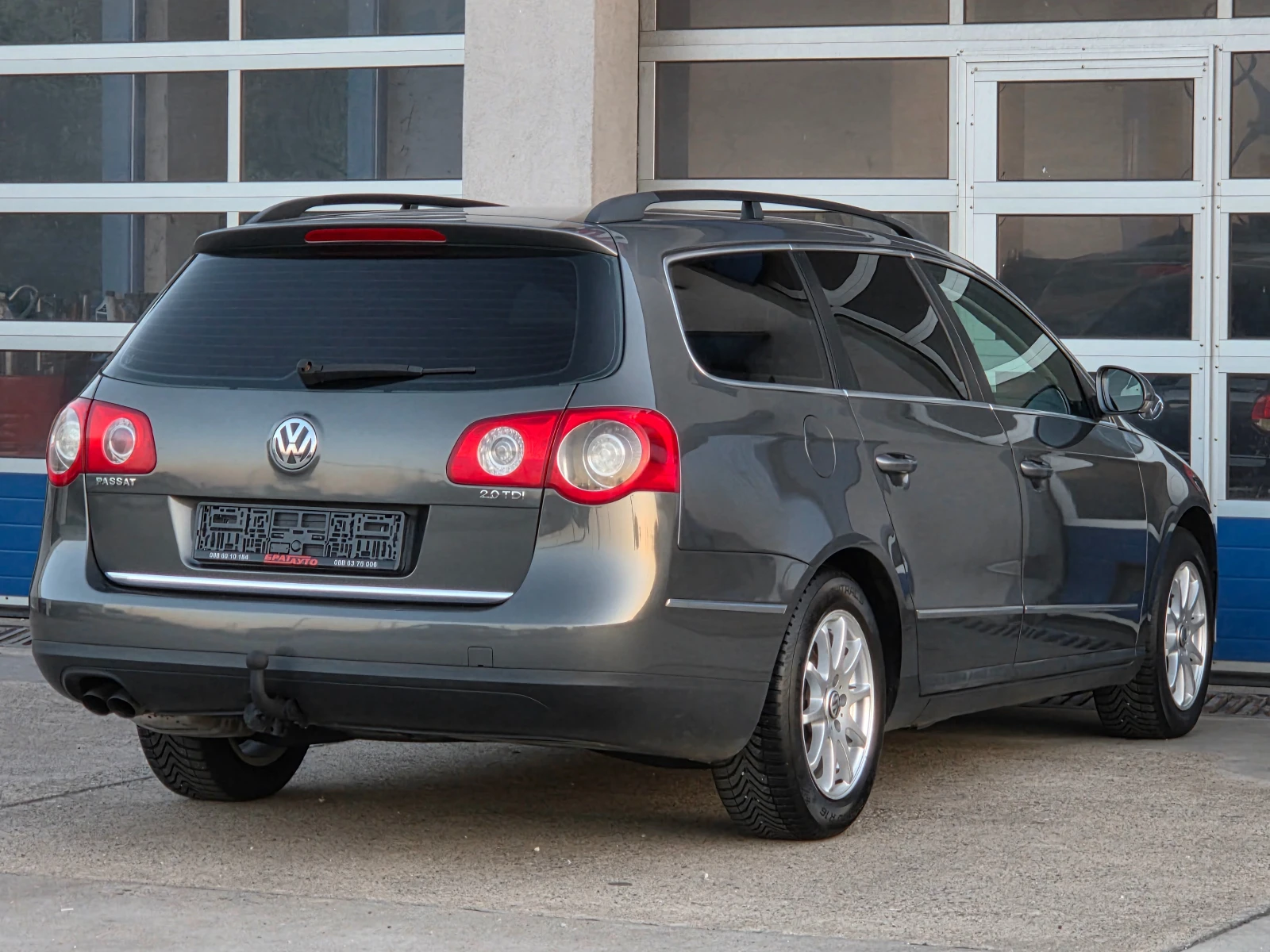 VW Passat 2.0TDI, снимка 2 - Автомобили и джипове - 56079154