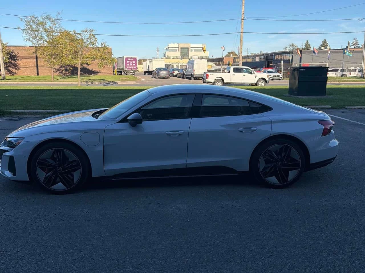 Audi E-Tron GT QUATTRO | CARFAX | АВТОКРЕДИТ, снимка 3 - Автомобили и джипове - 56191319