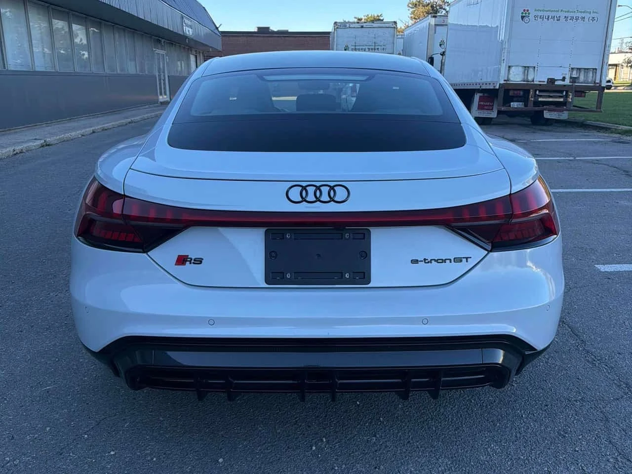 Audi E-Tron GT QUATTRO | CARFAX | АВТОКРЕДИТ, снимка 5 - Автомобили и джипове - 56191319