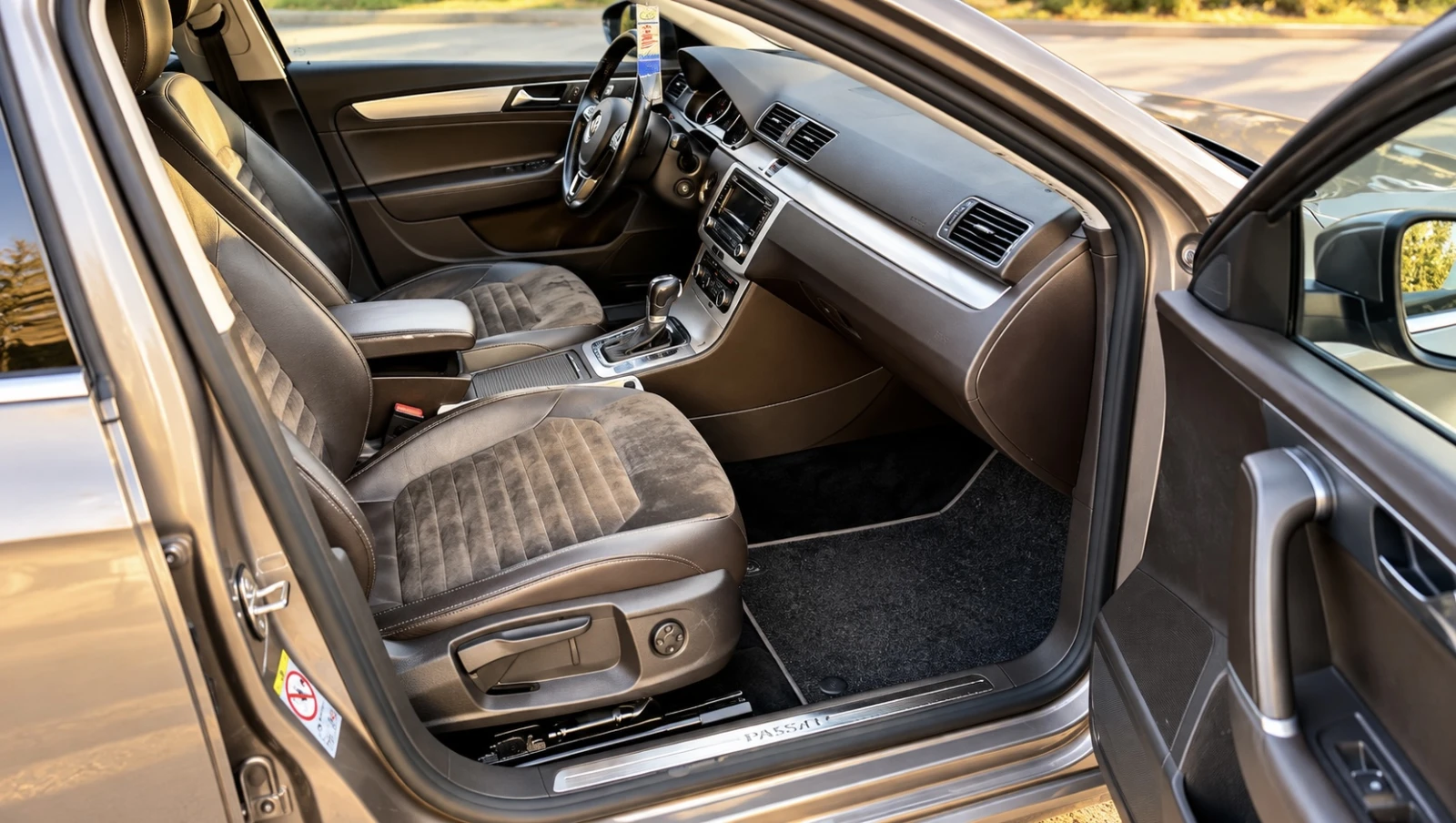 VW Passat 2.0TDi, снимка 8 - Автомобили и джипове - 56458950