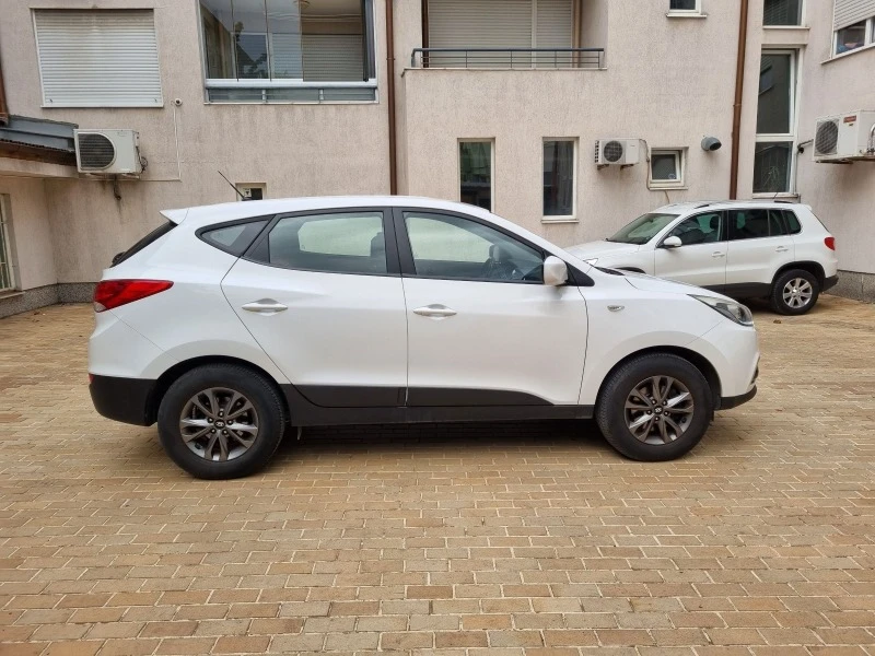 Hyundai IX35 2.0i 4x4, снимка 2 - Автомобили и джипове - 47187256