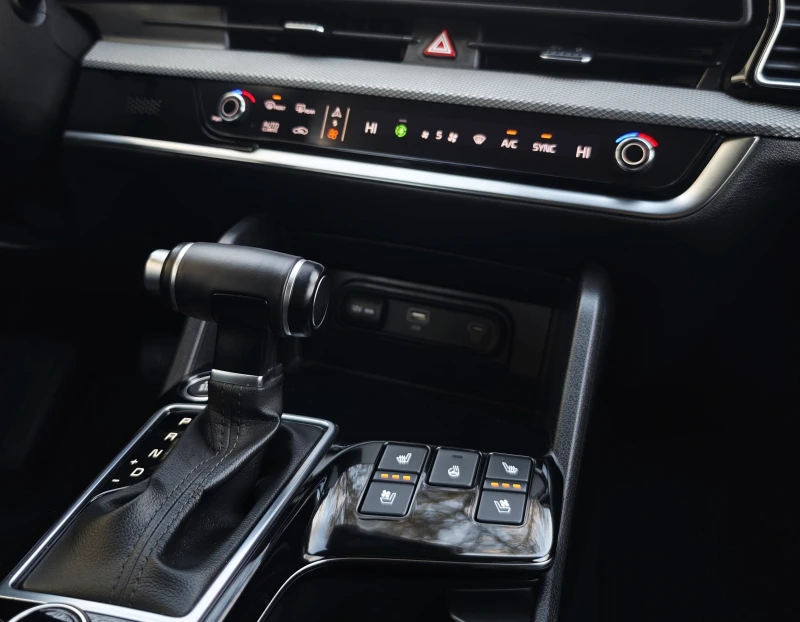 Kia Sportage 2.0 CRDI, снимка 15 - Автомобили и джипове - 53166360