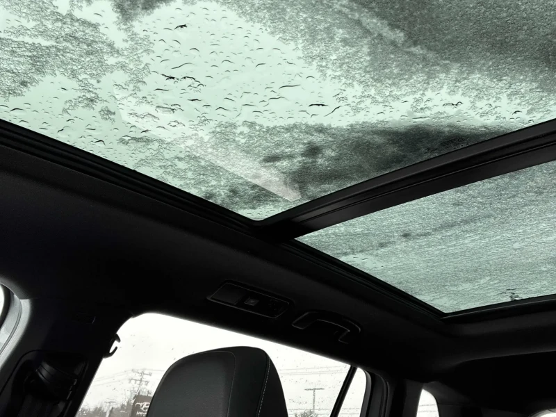 VW Tiguan MOTION R-LINE BLACK * PANO * KEYLESS * ПОДГРЕВИ * , снимка 10 - Автомобили и джипове - 53496828