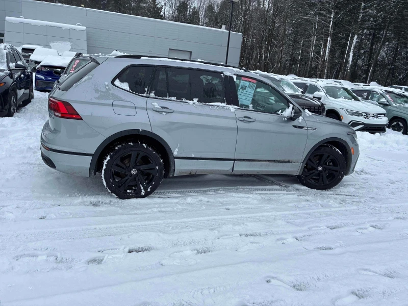 VW Tiguan MOTION R-LINE BLACK * PANO * KEYLESS * ПОДГРЕВИ * , снимка 3 - Автомобили и джипове - 53496828