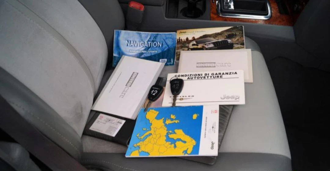 Jeep Grand cherokee 3.0 crd OVERLAND, снимка 16 - Автомобили и джипове - 52181342