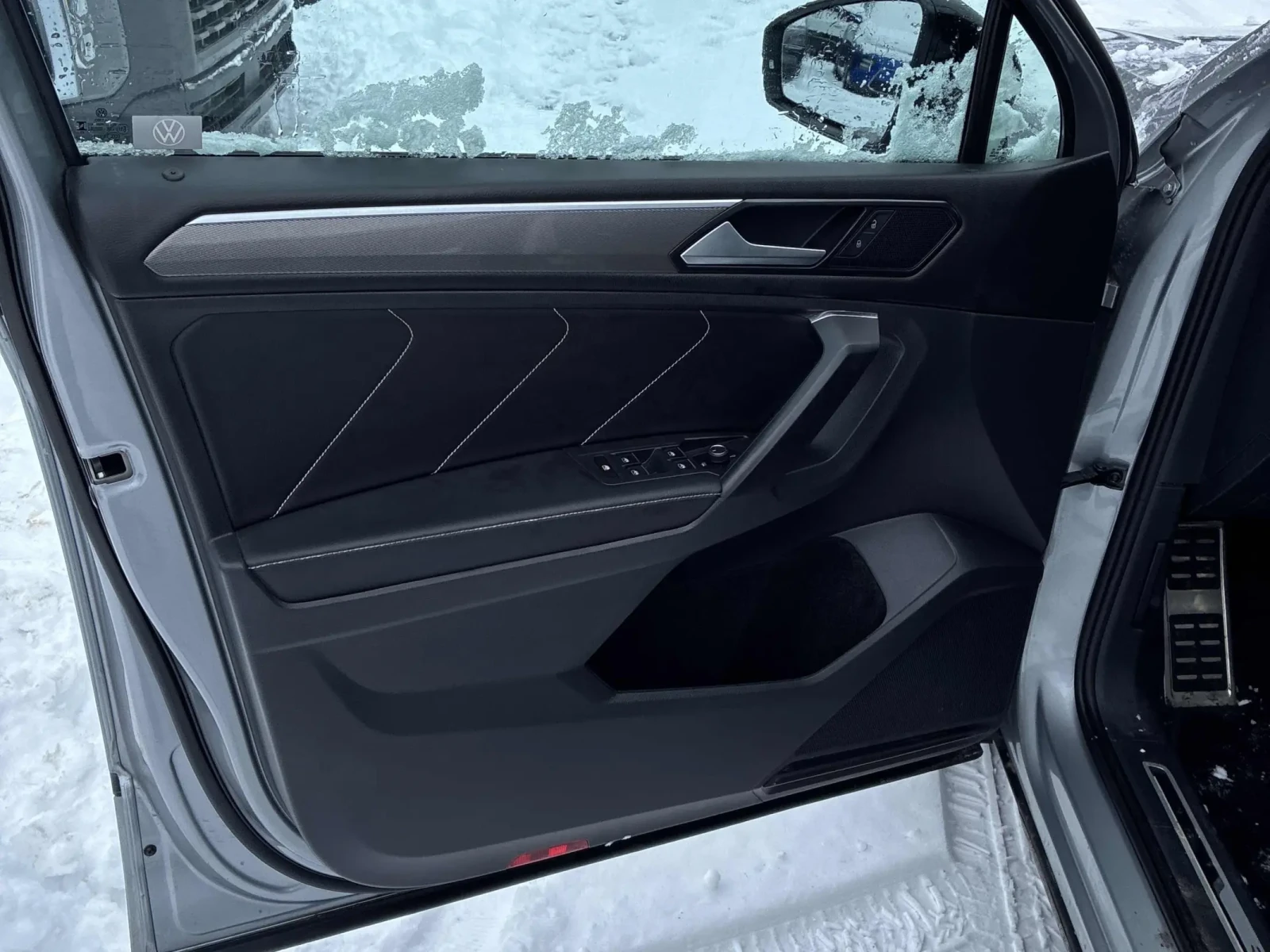 VW Tiguan MOTION R-LINE BLACK * PANO * KEYLESS * �������� *  | Mobile.bg � ����������� 11