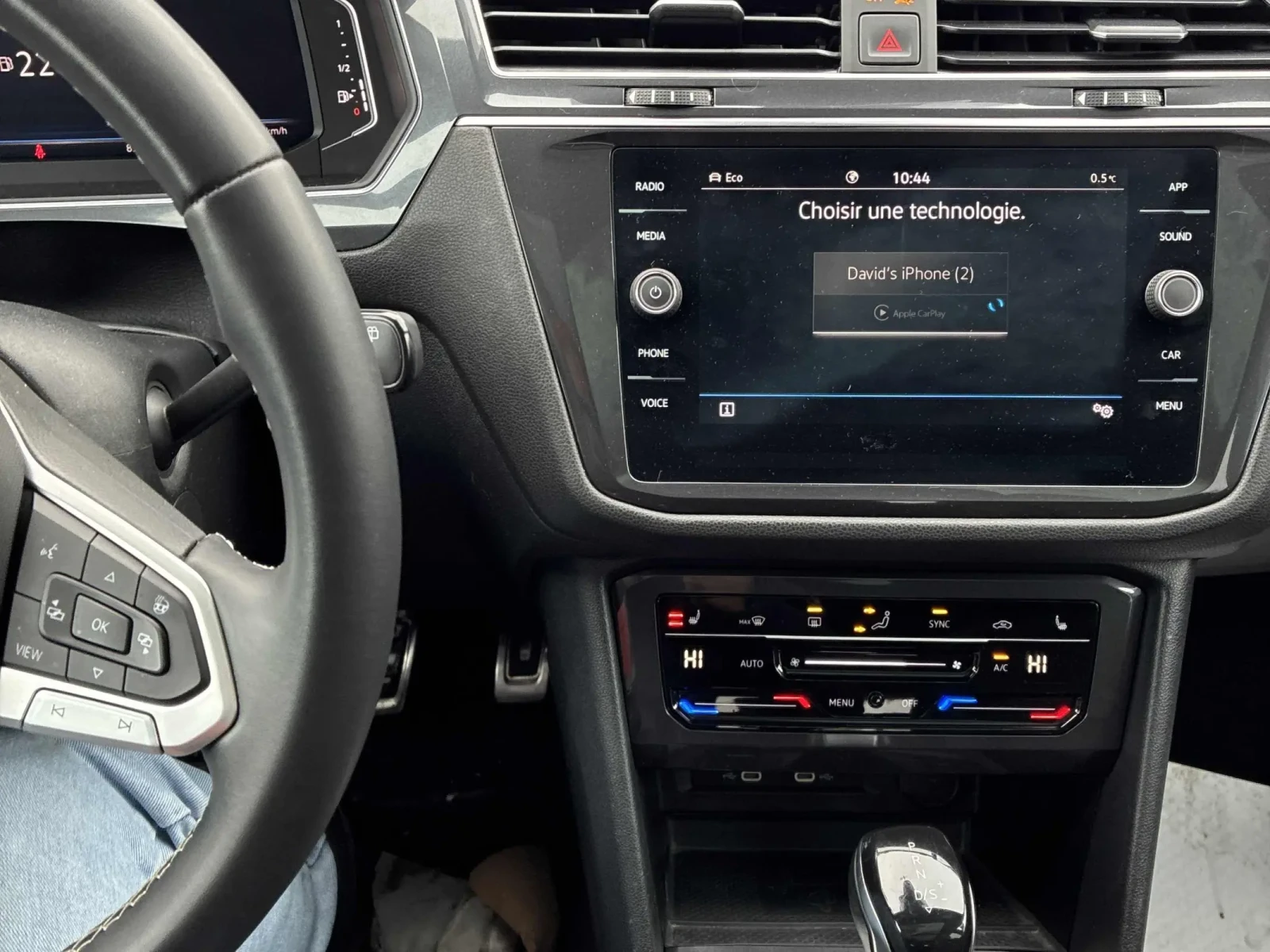 VW Tiguan MOTION R-LINE BLACK * PANO * KEYLESS * ПОДГРЕВИ *  - изображение 8