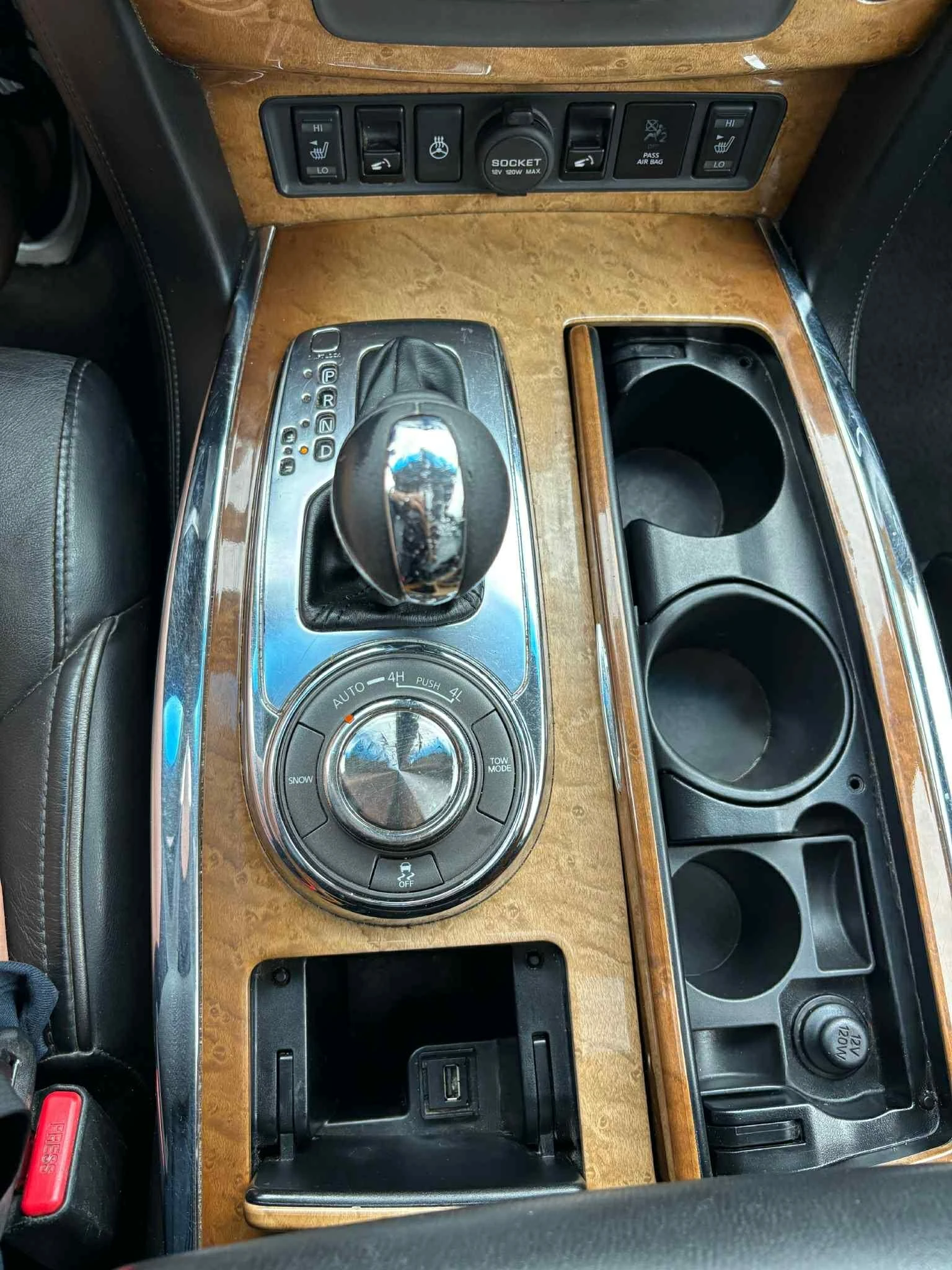 Infiniti QX80, снимка 14 - Автомобили и джипове - 53967049