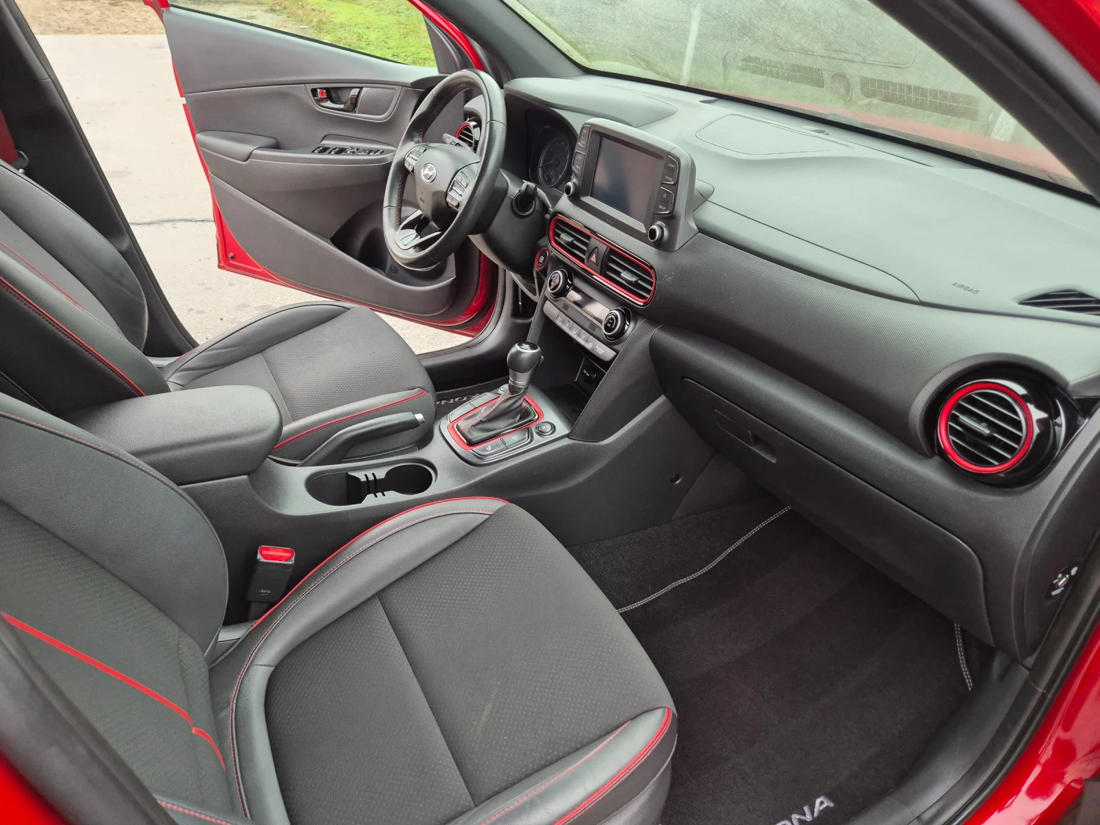 Hyundai Kona 1.6TGDI, снимка 10 - Автомобили и джипове - 54130986