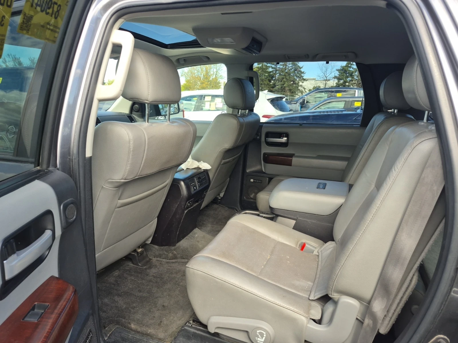 Toyota Sequoia Platinum / 4WD / ��� ��������� / Carfax / | Mobile.bg � ����������� 10