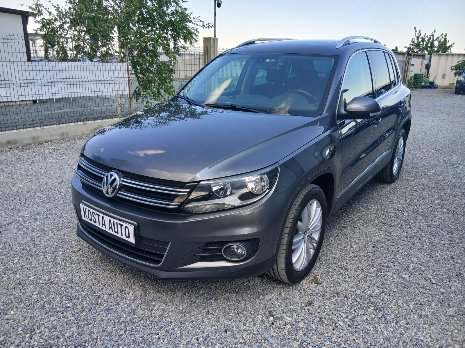 VW Tiguan КАТО НОВ, снимка 9 - Автомобили и джипове - 55123878