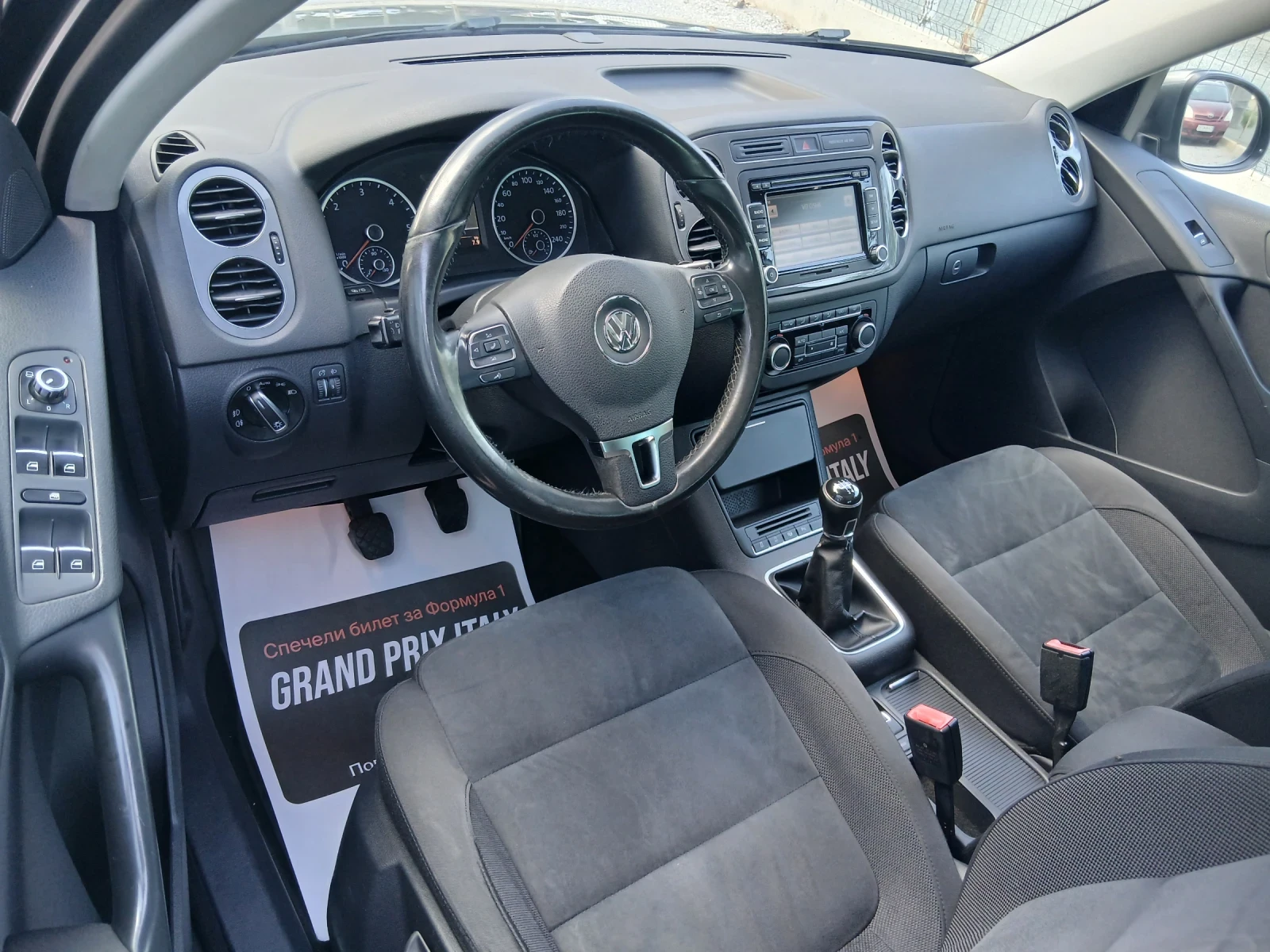 VW Tiguan КАТО НОВ, снимка 11 - Автомобили и джипове - 55123878